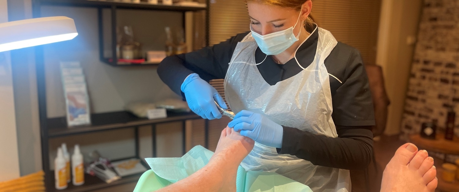 Schoonheidsstudio - Schoonheidssalon - Gezichtsbehandelingen - Nagelbehandelingen - Pedicure - Wimper lifting - Deelbehandelingen